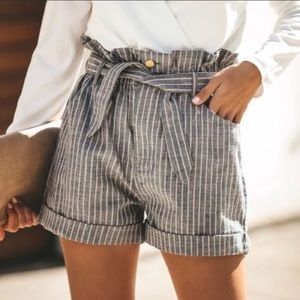 Vici Striped Shorts size Small